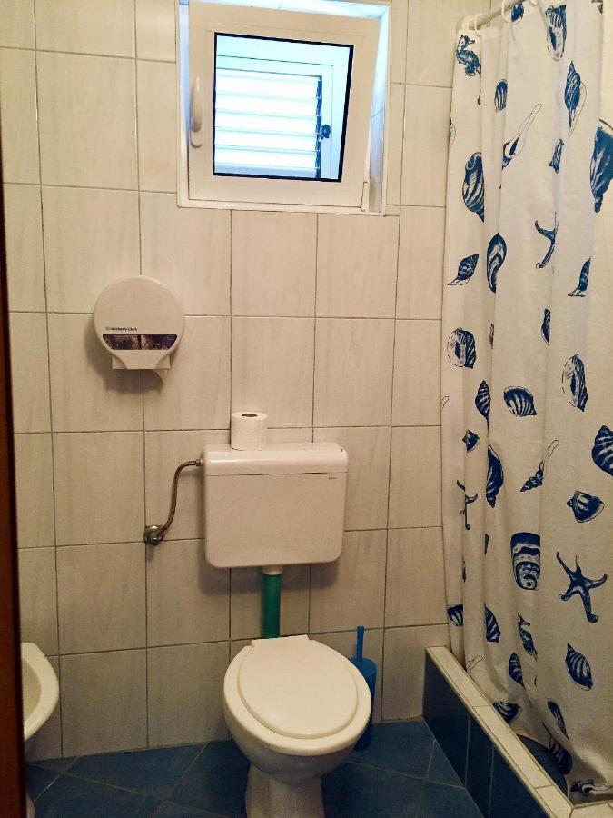 Apartments Mirela Karlobag Extérieur photo