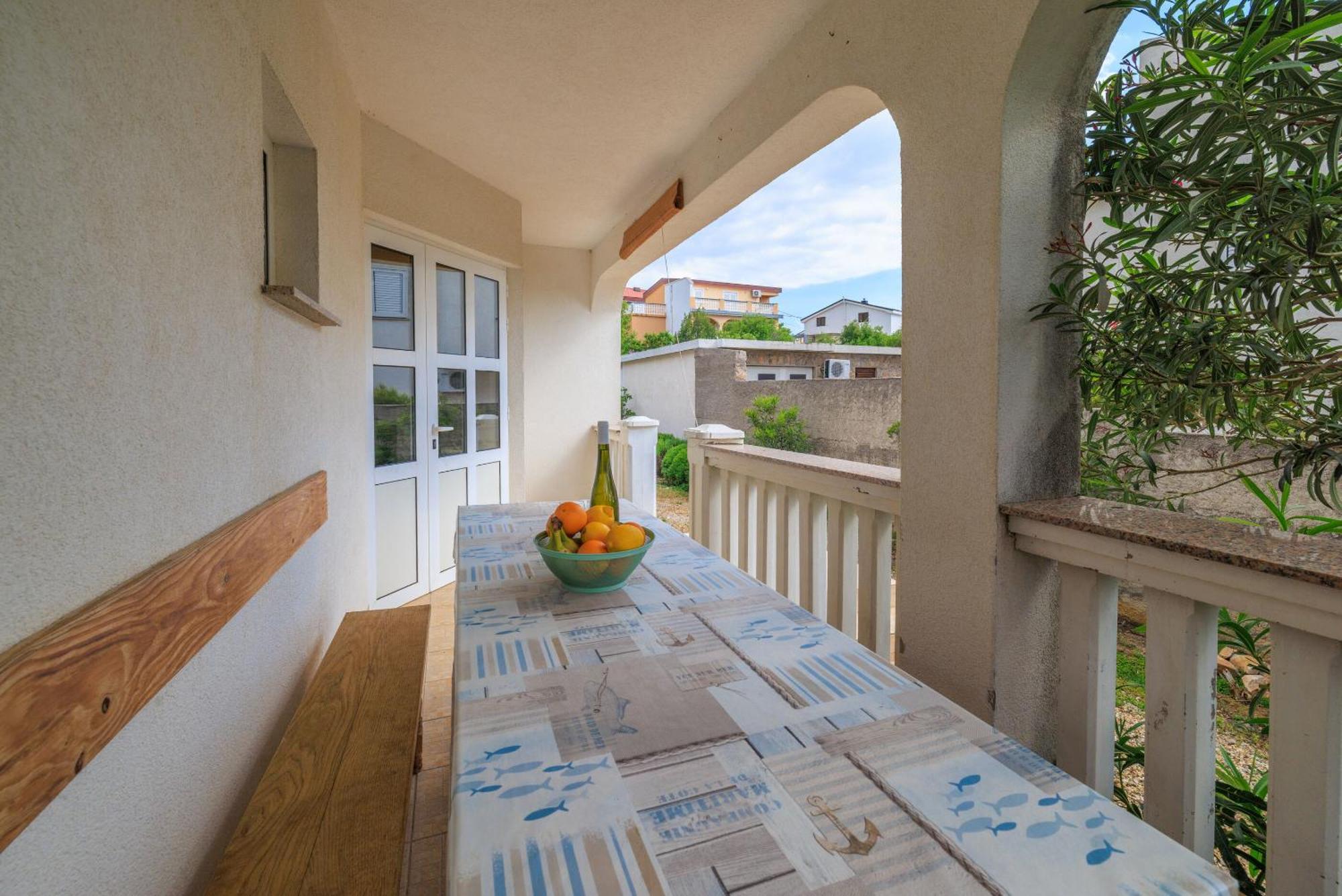 Apartments Mirela Karlobag Extérieur photo