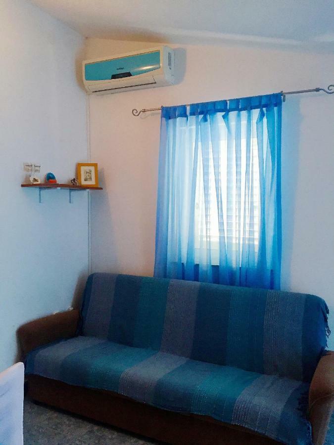 Apartments Mirela Karlobag Extérieur photo
