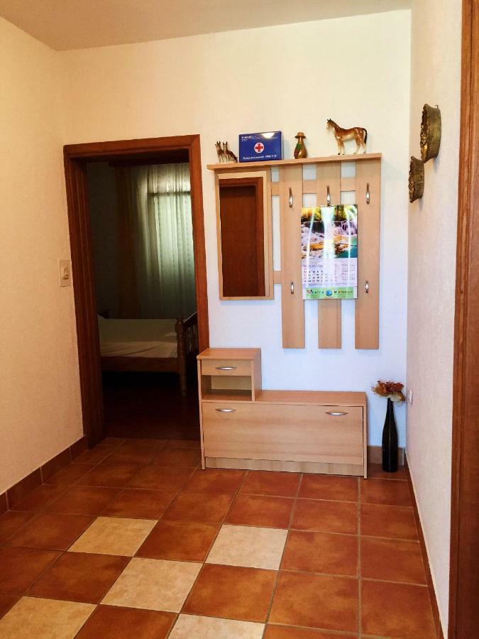 Apartments Mirela Karlobag Extérieur photo